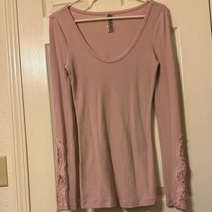 Women’s Long Sleeve Scoop Neck Top — Dusty Pink